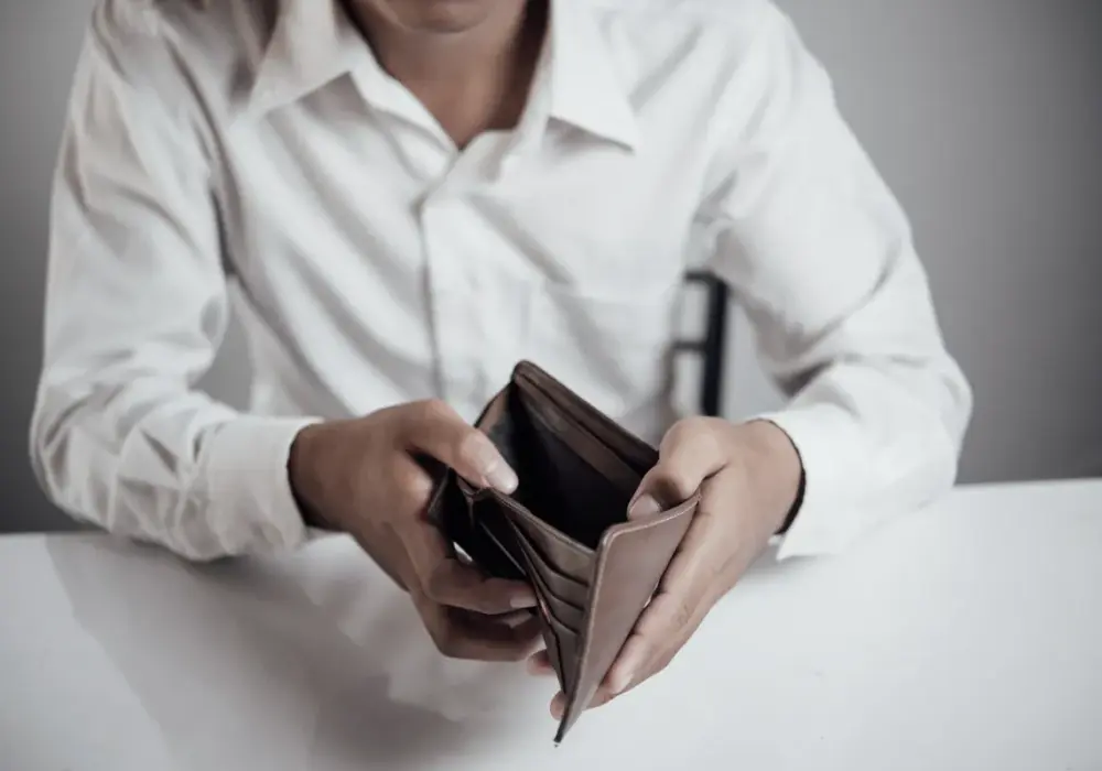 Pożyczka ekspresowa w 2025 roku – które firmy naprawdę wypłacają w 15 minut?