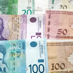 Jaka waluta jest w Serbii? Poznaj dinara serbskiego i jego znaczenie